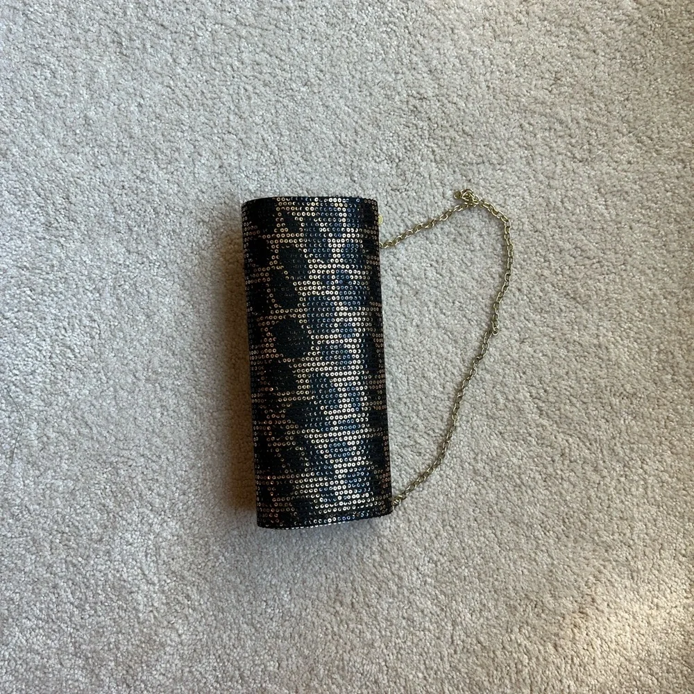 Betsey Johnson sequin animal print clutch with chain strap and a heart - Picture 3 of 3